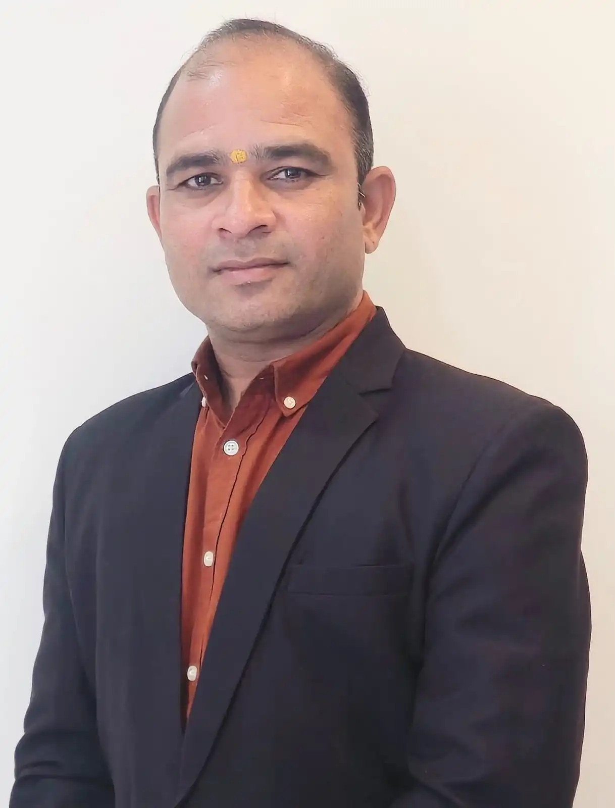 Member Shri Amol Kolapkar